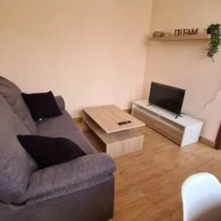 Vivienda Luminosa Y Reformada Apartment
